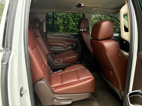 Used 2017 Chevrolet Suburban Premier AWD/4WD image 28