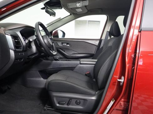 Used 2023 Nissan Rogue SV FWD image 10