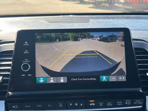 Used 2025 Honda Odyssey Touring image 35