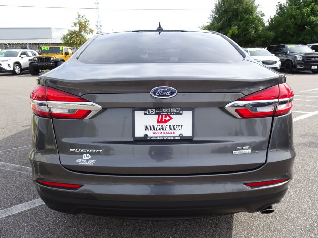 Used 2019 Ford Fusion SE FWD image 5