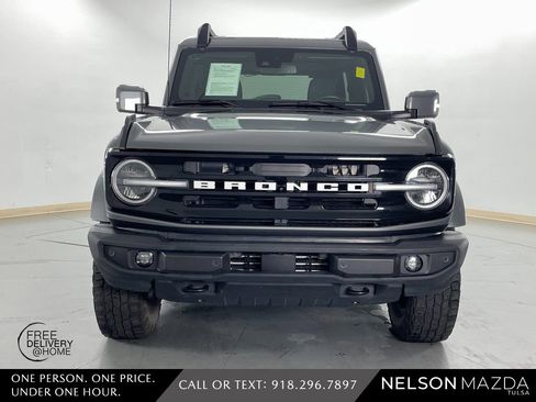 Used 2022 Ford Bronco Outer Banks image 2