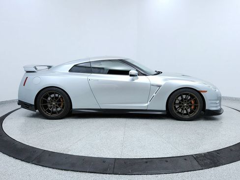 Used 2015 Nissan GT-R Premium AWD/4WD image 6