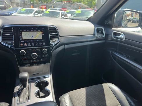 Used 2020 Jeep Grand Cherokee Laredo w/ Quick Order Package 2BN North AWD/4WD image 17