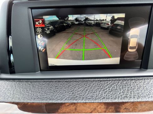 Used 2017 BMW 320i Sedan image 14