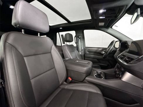 Used 2024 Chevrolet Tahoe Z71 w/ Luxury Package AWD/4WD image 41
