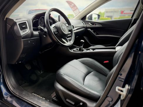 Used 2017 MAZDA MAZDA3 Grand Touring w/ Premium Equipment Package FWD image 11