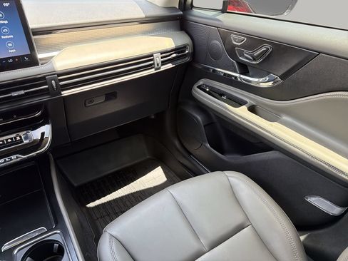 Used 2023 Lincoln Corsair FWD image 16