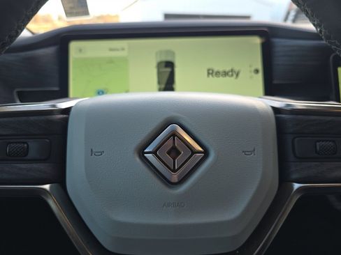 Used 2023 Rivian R1S Adventure image 34