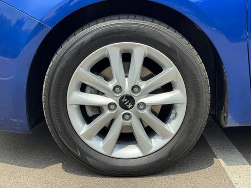 Used 2017 Kia Forte S w/ S Technology Package FWD image 26