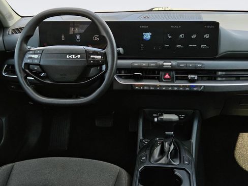 Used 2025 Kia K4 FWD image 12