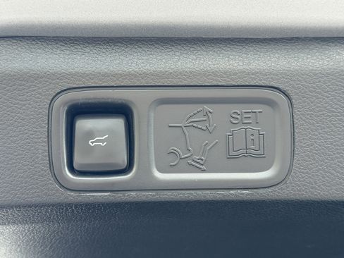 Used 2021 Ford Expedition XLT image 11