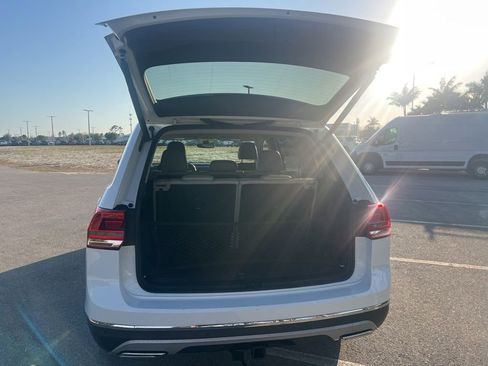 Used 2018 Volkswagen Atlas SEL image 32