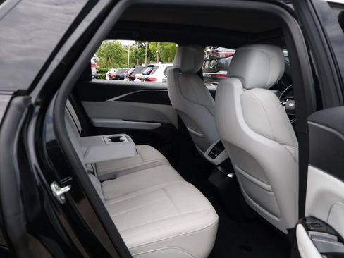 Used 2025 Cadillac Lyriq Luxury RWD image 40