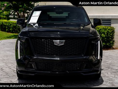 Used 2025 Cadillac Escalade V AWD/4WD image 7