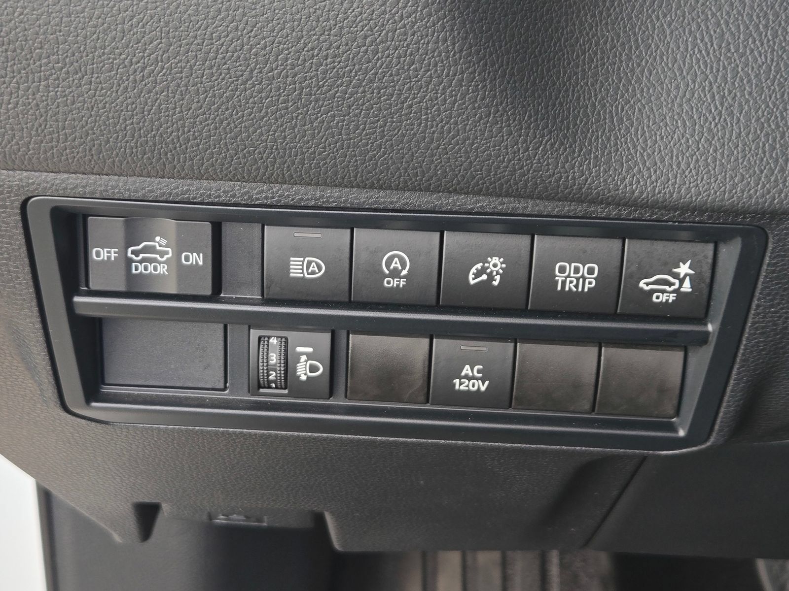 Used 2024 Toyota Tundra Limited w/ Power Package AWD/4WD image 22