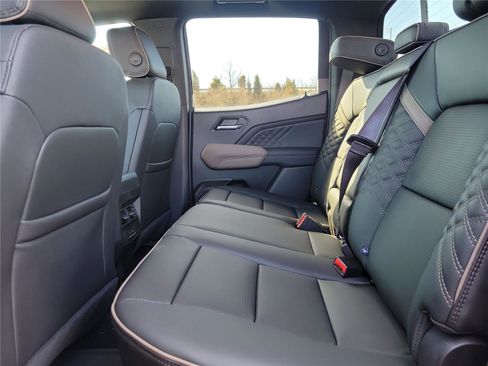 New 2026 GMC Canyon Denali image 12