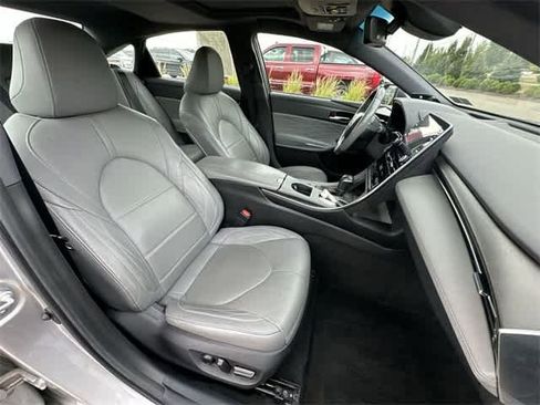Used 2021 Toyota Avalon Limited image 24