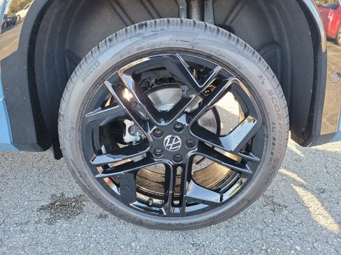 New 2026 Volkswagen Tiguan SE R-Line AWD/4WD image 23