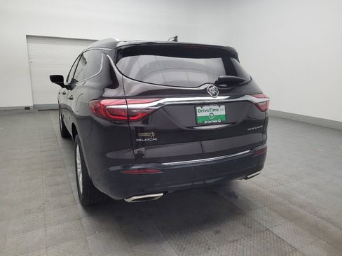 Used 2018 Buick Enclave Premium w/ Experience Buick Package FWD image 5