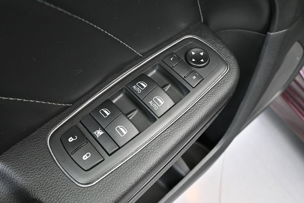 Used 2021 Dodge Charger R/T w/ Plus Group RWD image 15