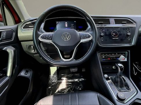 Used 2022 Volkswagen Tiguan SE AWD/4WD image 8