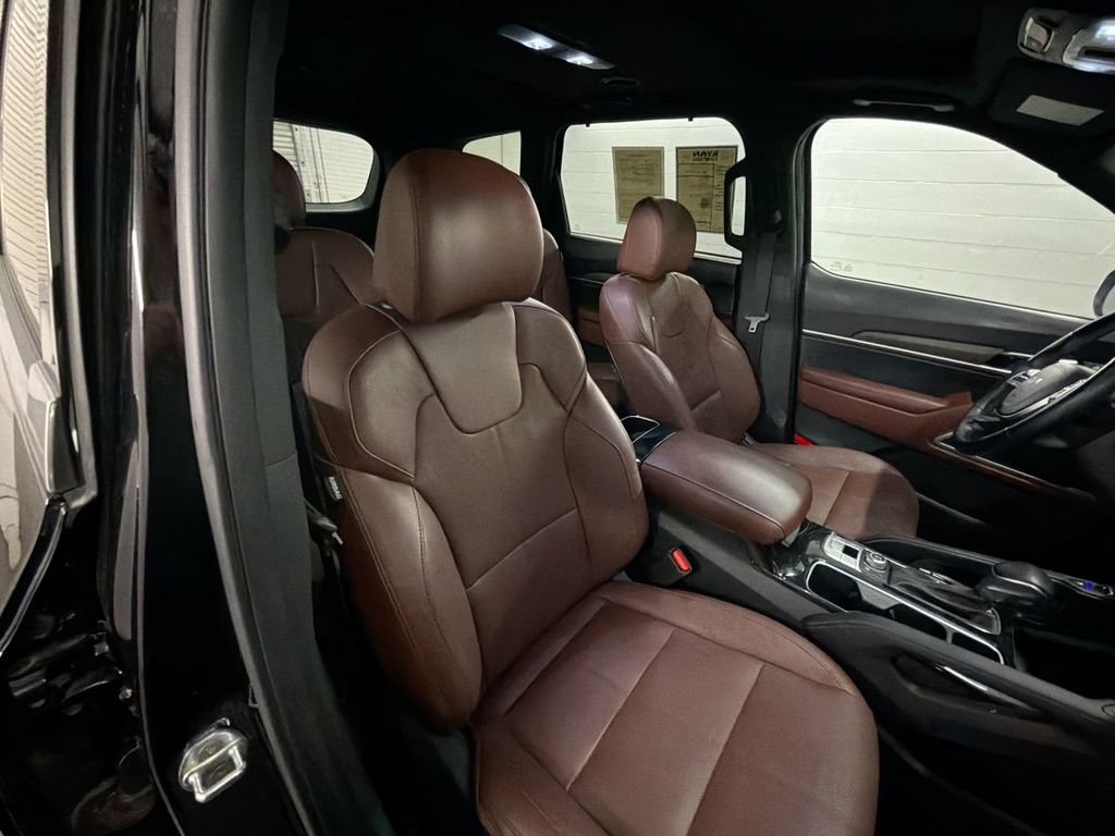 Used 2023 Kia Telluride EX w/ EX Captain's Chair Package AWD/4WD image 28