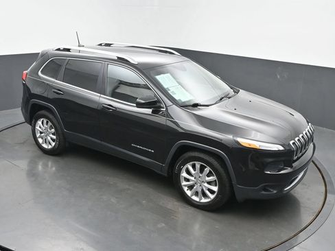 Used 2016 Jeep Cherokee Limited AWD/4WD image 38