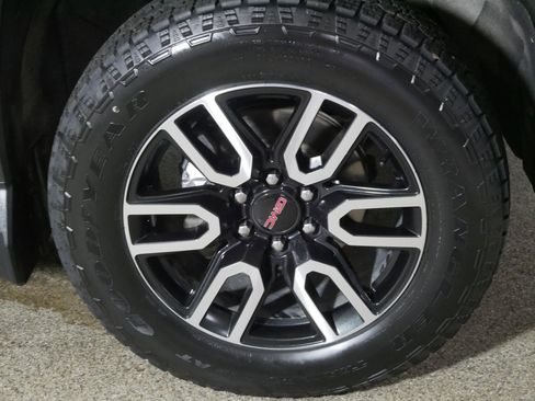 Used 2022 GMC Sierra 1500 AT4 w/ AT4 Premium Package image 15