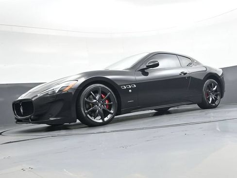 Used 2013 Maserati GranTurismo Sport RWD image 38