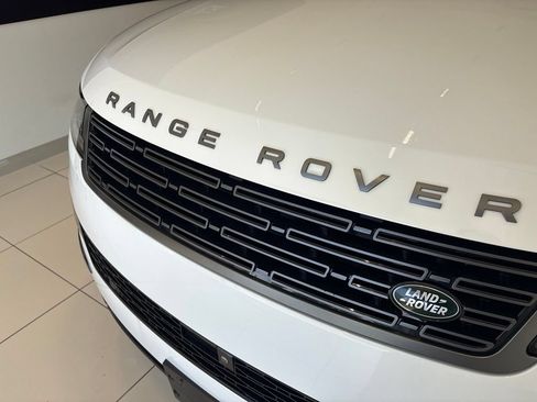 Used 2025 Land Rover Range Rover Sport AWD/4WD image 10