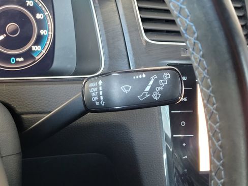 Used 2019 Volkswagen e-Golf SEL Premium image 19