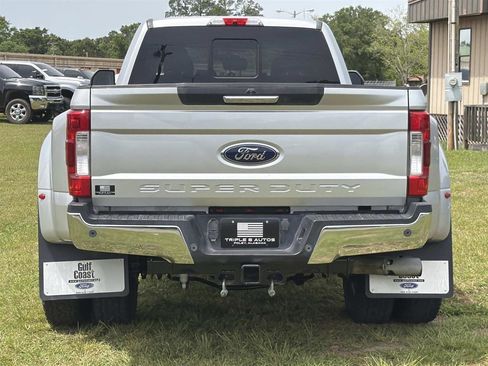 Used 2017 Ford F350 Lariat w/ Lariat Value Package AWD/4WD image 5