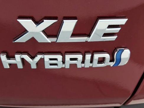 Used 2024 Toyota RAV4 XLE w/ Convenience Package AWD/4WD image 14