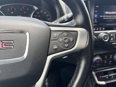 Used 2024 GMC Terrain SLT FWD image 29