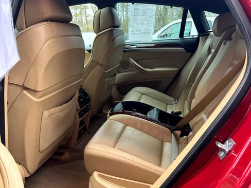 Used 2011 BMW X6 xDrive50i image 16