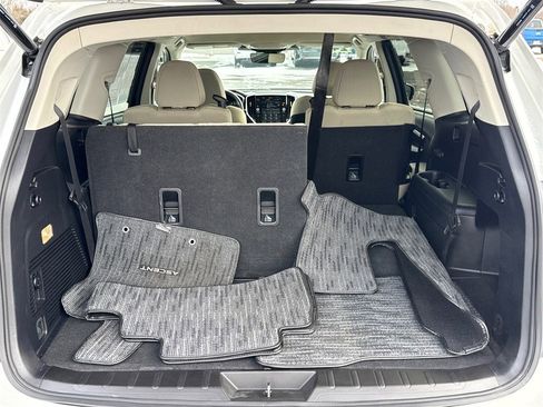 Used 2024 Subaru Ascent Premium w/ Convenience Package image 16