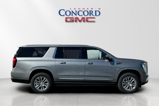 Used 2026 GMC Yukon XL Denali w/ Sun & Power Step Package AWD/4WD image 3