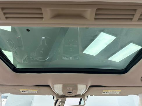 Used 2014 Mercedes-Benz E 350 4MATIC Sedan image 46