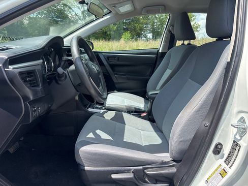 Used 2015 Toyota Corolla L FWD image 11