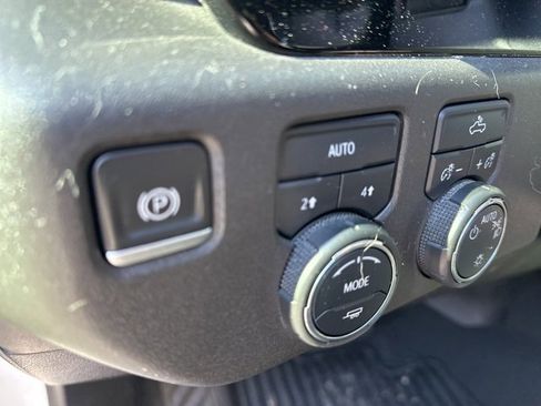 Used 2023 Chevrolet Silverado 1500 LT image 11