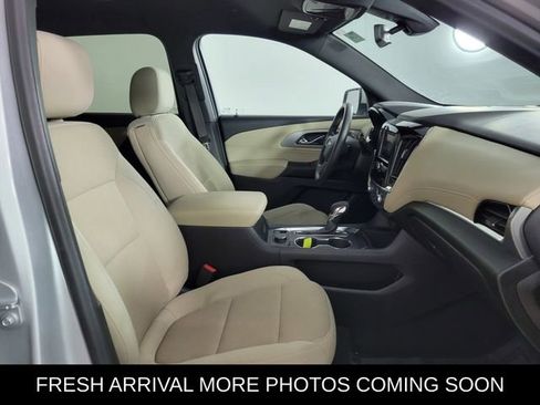 Used 2022 Chevrolet Traverse LS FWD image 18