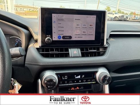 Used 2025 Toyota RAV4 LE AWD/4WD image 26