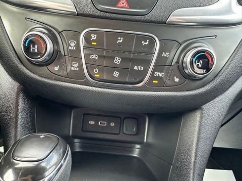 Used 2021 Chevrolet Equinox LT image 30
