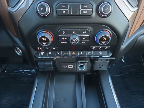 Used 2022 Chevrolet Silverado 3500 High Country w/ Z71 Off-Road Package image 21