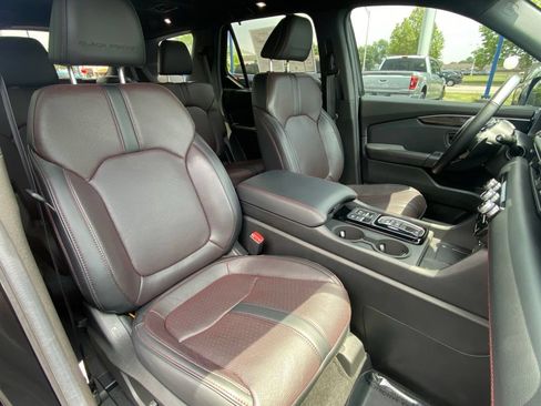 Used 2025 Honda Pilot Black Edition image 39
