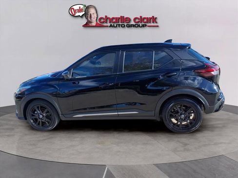 Used 2023 Nissan Kicks SR w/ SR Premium Package image 2
