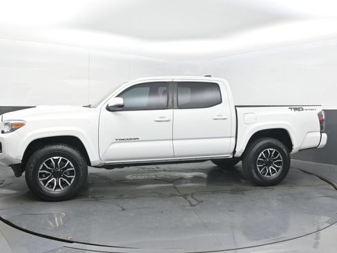 Used 2020 Toyota Tacoma TRD Sport w/ Technology Package RWD image 5