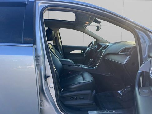 Used 2012 Lincoln MKX AWD image 13