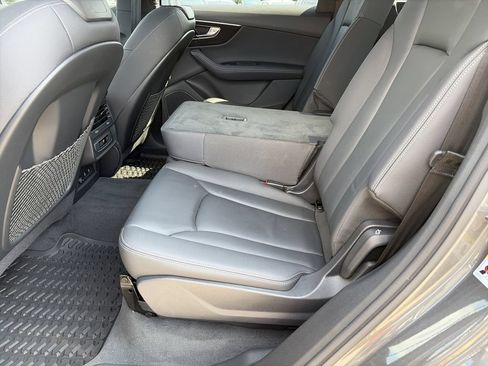 Used 2025 Audi Q7 3.0T Premium Plus w/ Premium Plus Package AWD/4WD image 32