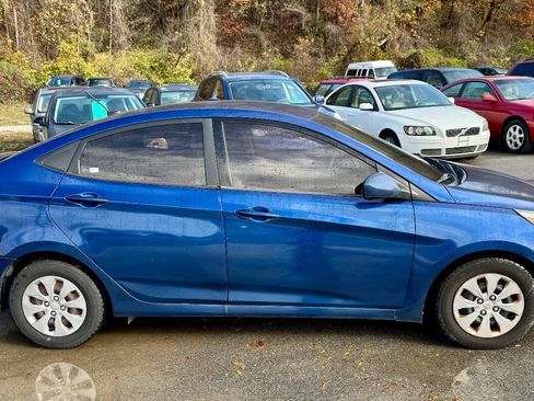 Used 2015 Hyundai Accent GLS FWD image 7